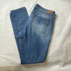 Levi's Womens Jeans Demi Curve MId Rise Skinny Faded Front/Back Size 32 Waist